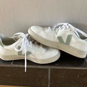 Veja V-10 CWL White Matcha